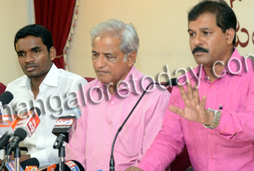  Prof. Bhagavan tries to stir hornet’s nest ; Hindu activists stage flash protest 1
